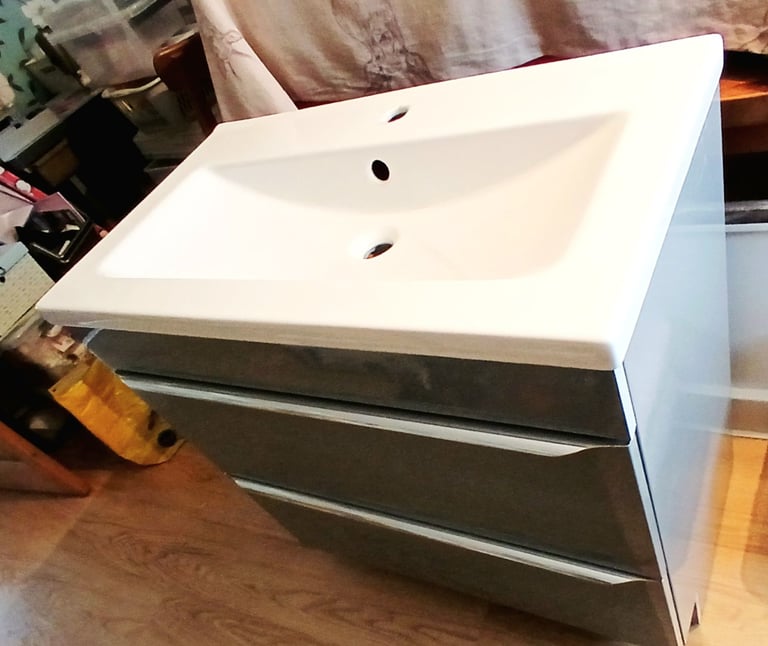 Bathroom vanity unit