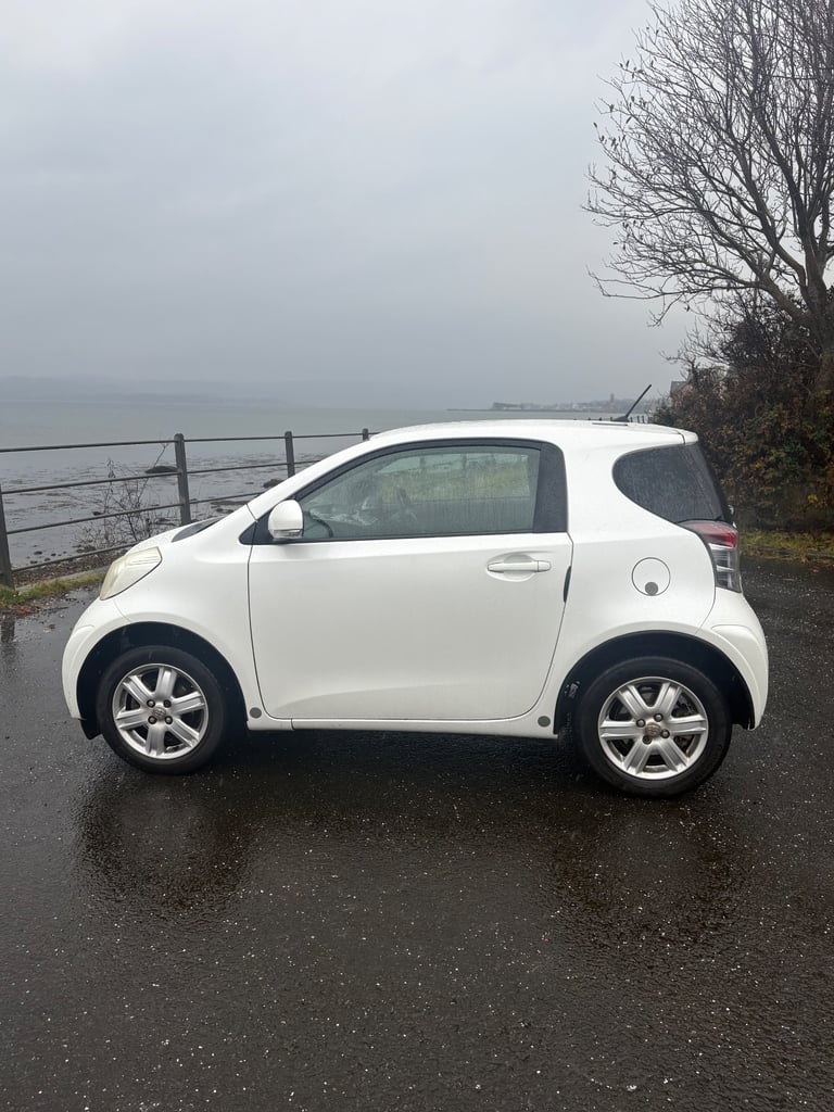 Toyota, IQ, Hatchback, 2010, Manual, 998 (cc), 3 doors