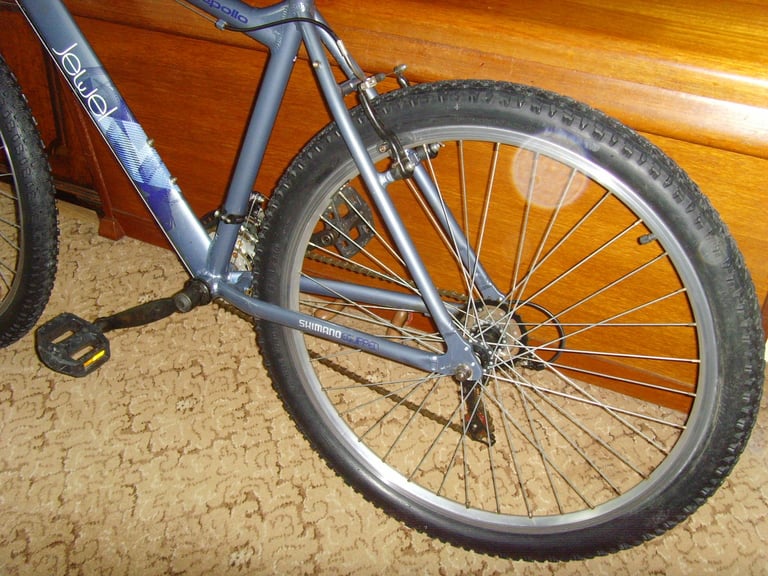 Large Apollo mountain bike nearly new condition
