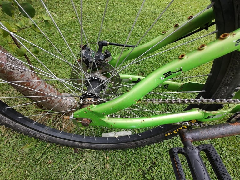 B-twin subsin double Skate park jump bike