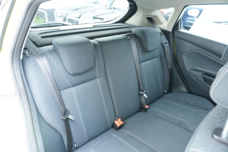 2010 Ford Fiesta 1.6 Titanium 5dr HATCHBACK Petrol Manual