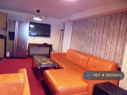 9 bedroom house in Derby Road, Manchester, M14 (9 bed) (#2655940)