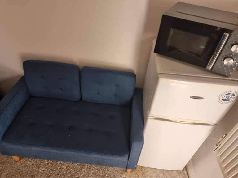 DSS FULHAM 1ST FL SELF CON STUDIO FLAT 10 MIN WALK TUBE &RIVER SHORT BUS RIDE TO CLAPHAM JUNCTION 