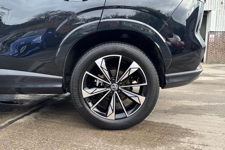 2025 MG MG HS 106287 Hatchback Petrol Automatic