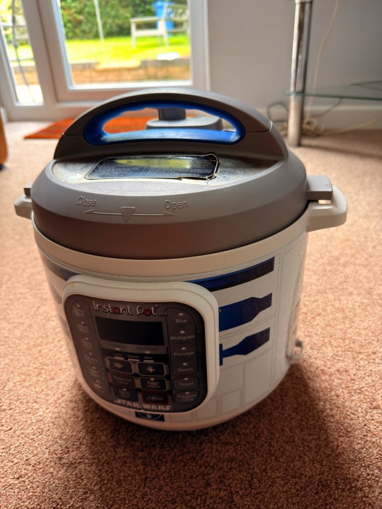 Instant pot pressure cooker
