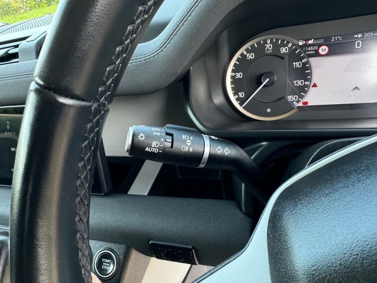 2023 Land Rover Defender 90 3.0 D250 MHEV Hard Top Fuji White - 14,825 Miles 