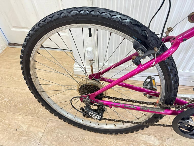 26inch Giant Tachia mountain bike in good condition All fully working 