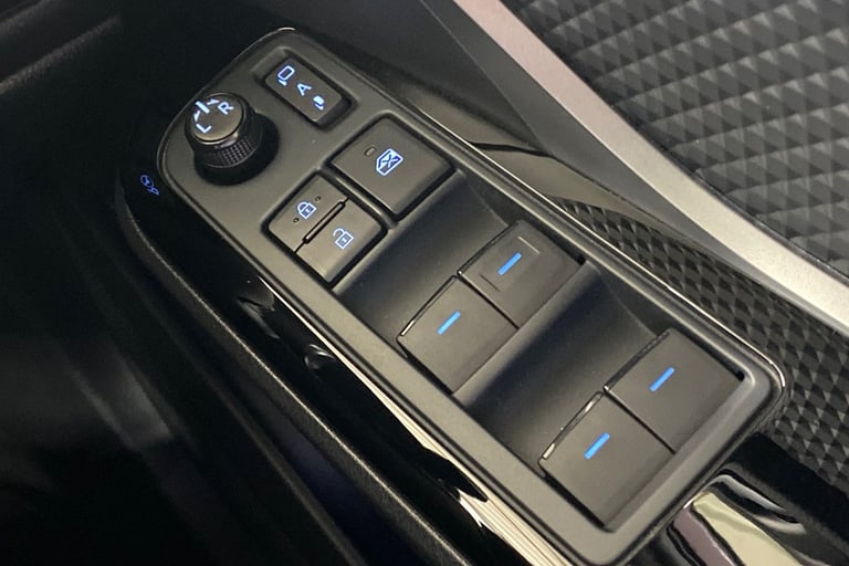 2022 Toyota C-HR 96486 Hatchback Hybrid Automatic