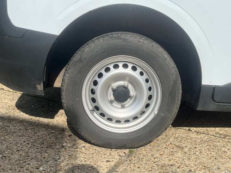  Ford Transit Courier 1.5 EcoBlue Leader Van Diesel