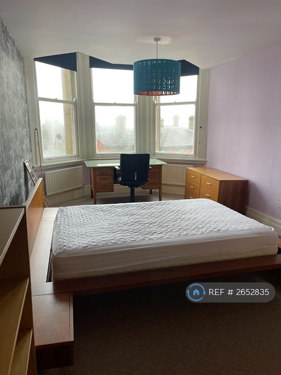 2 bedroom flat in Hyde Terrace, Leeds, LS2 (2 bed) (#2652835)