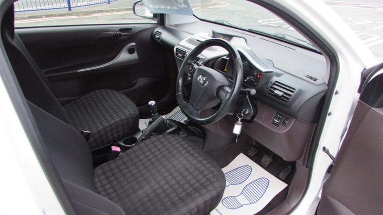 2009 Toyota IQ 1.0 VVT-i 3dr HATCHBACK Petrol Manual