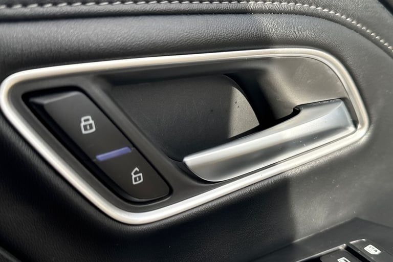 2025 MG MG ZS 106600 Hatchback Hybrid Automatic