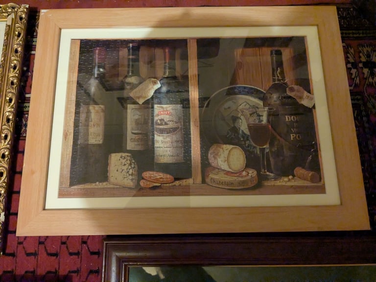 4 Framed Pictures and 1 Mirror 