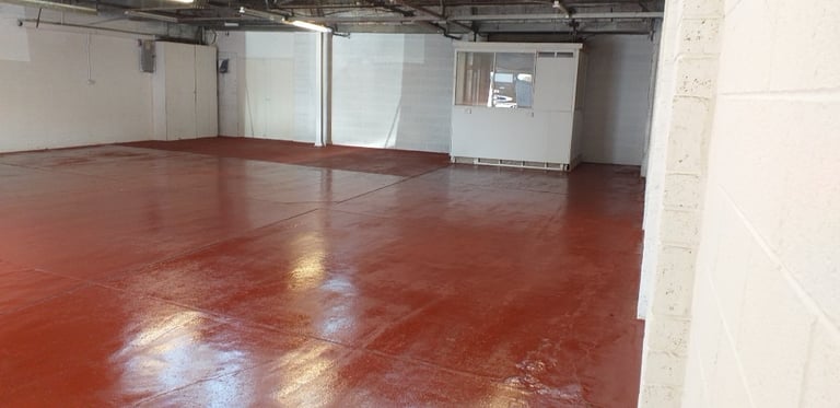 Warehouse to let in popular Sutton Ashfield. No deposit! Suitable for multiple uses. NG17 5EL
