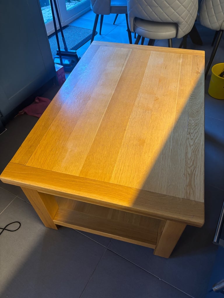 image for Solid oak coffee table 