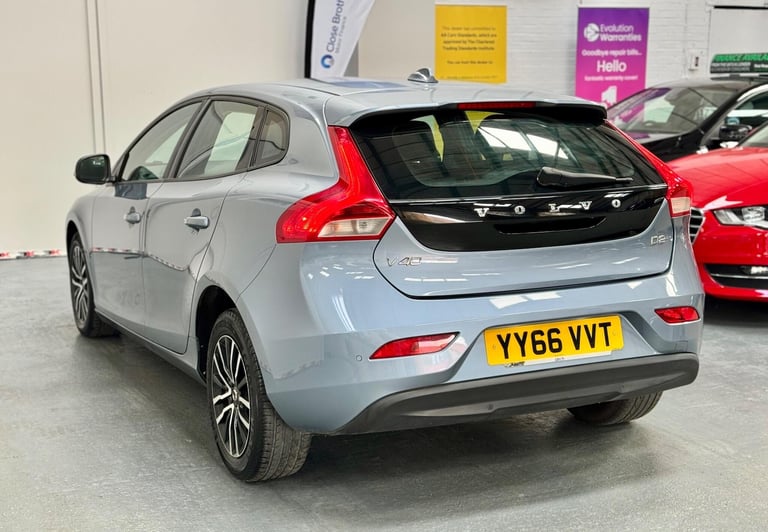 2016 Volvo V40 2.0 D2 Momentum Nav Plus Euro 6 (s/s) 5dr HATCHBACK Diesel Manual