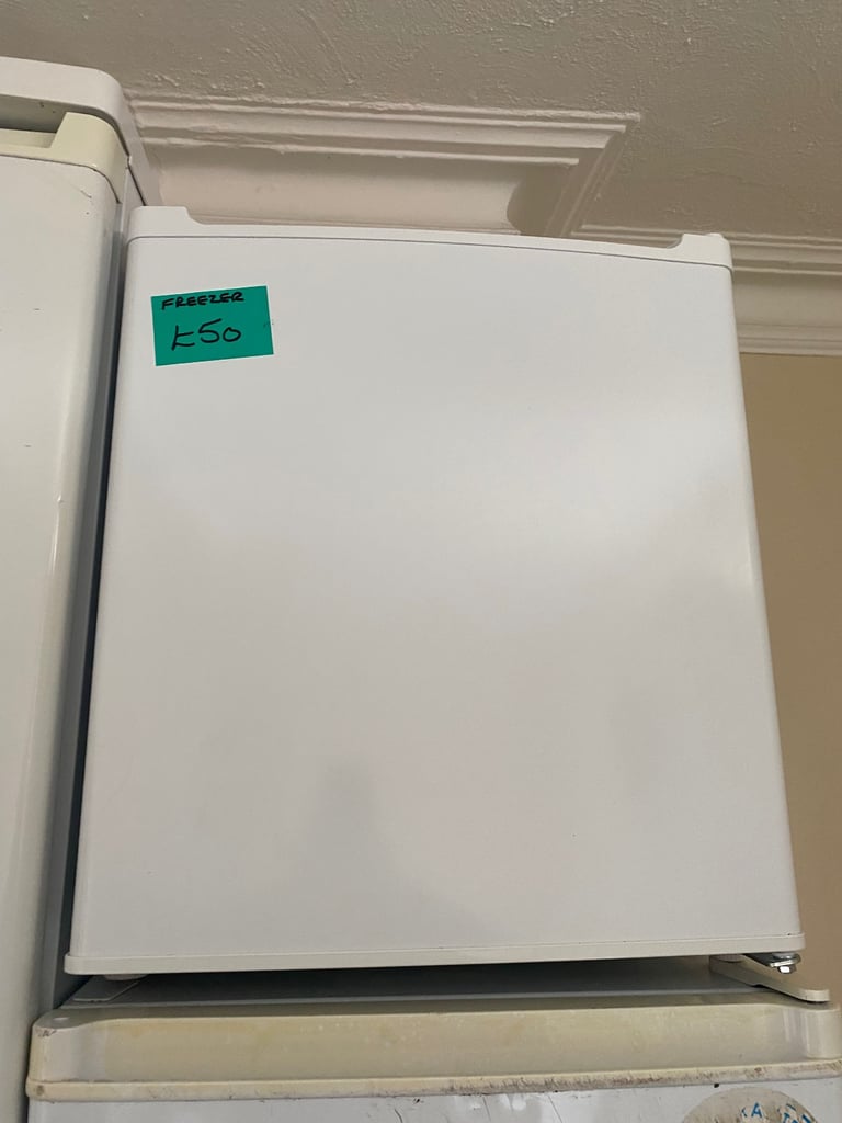 image for WHITE LEC TABLETOP FREEZER 