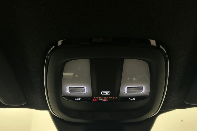 2023 Volvo XC40 Core, B3 mild hybrid, Petrol ESTATE Petrol/Electric Hybrid Automatic