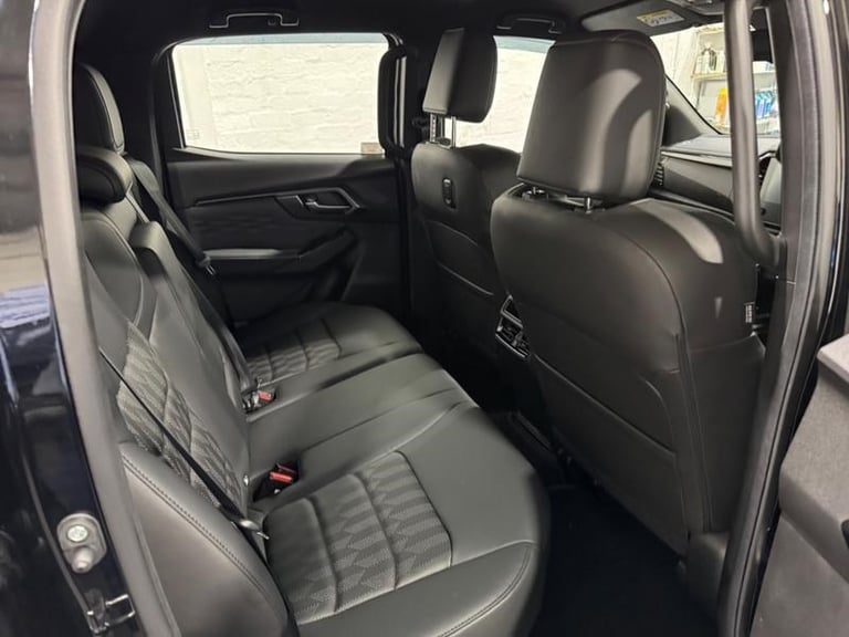 2025 Isuzu D-Max 1.9 V-Cross Double Cab 4x4 Auto Automatic Pick Up Diesel Automatic