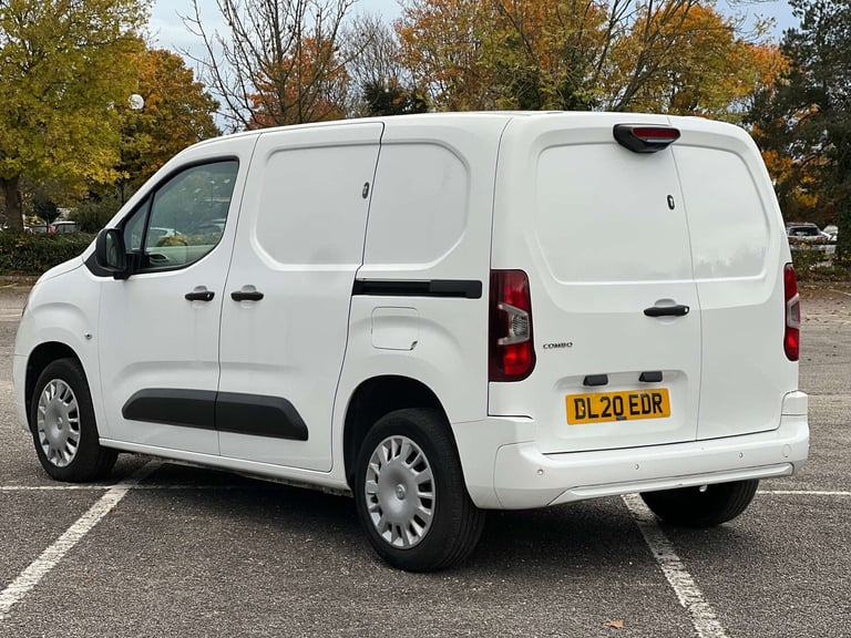 2020 Vauxhall Combo 1.5 Combo 2000 Sportive S/S Panel Van Diesel Manual