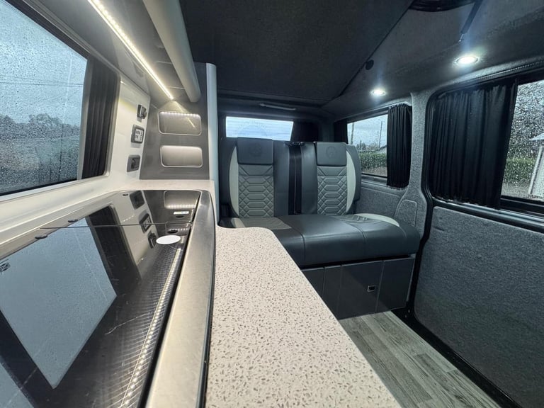 Volkswagen Transporter Highline Spec with Extras - RIB Bed