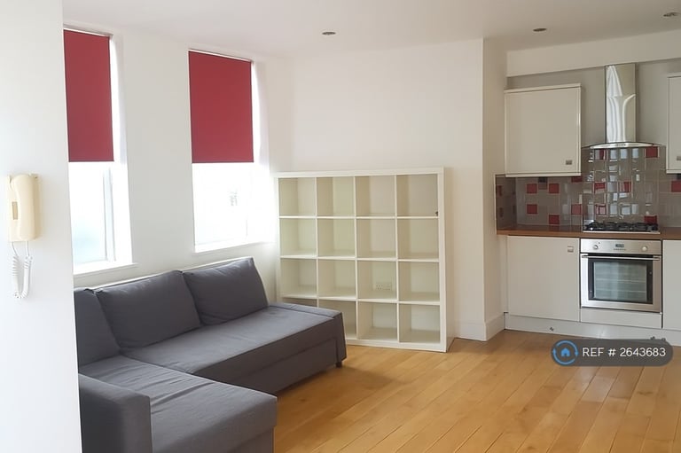 image for 1 bedroom flat in Brookwood Road, London, SW18 (1 bed) (#2643683)