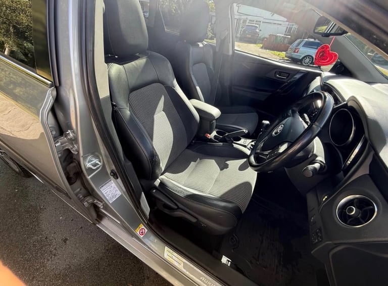 Toyota, AURIS, Hatchback, 2016, Manual, 1598 (cc), 5 doors