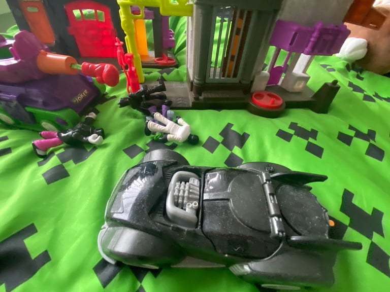 Imaginext Bat Cave