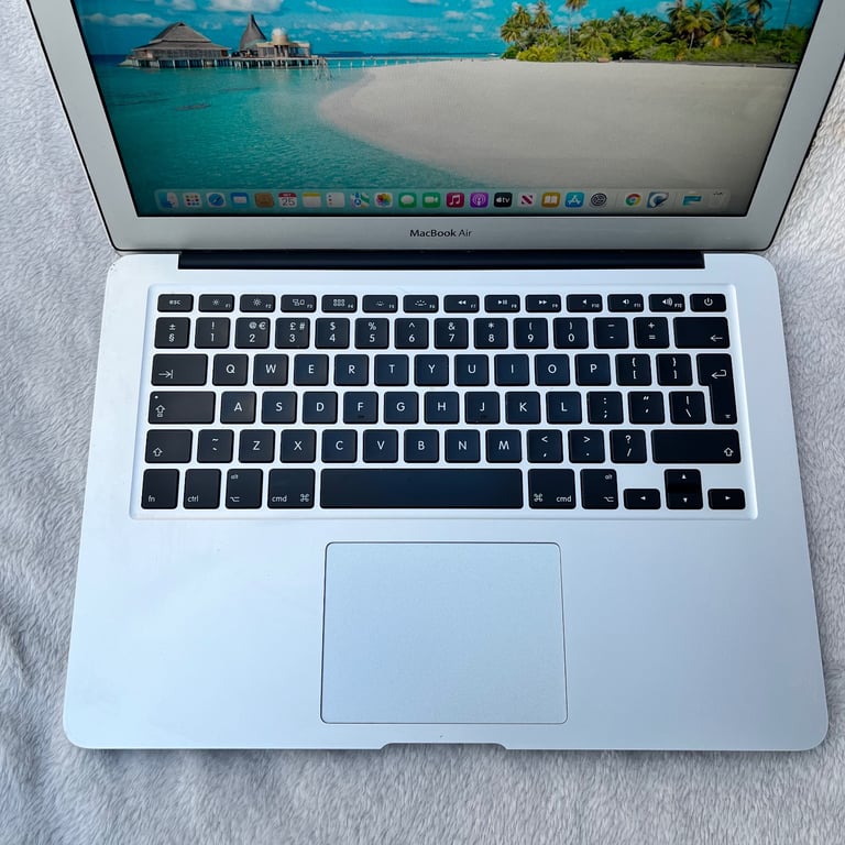 Apple Macbook Air 13 inch 