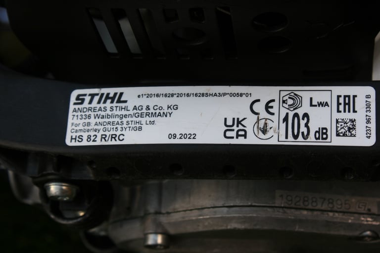 Stihl 2022 HS82RC  Petrol hedge trimmers 24” blades, excellent condition