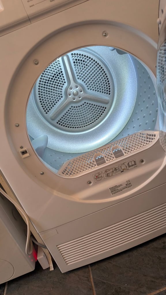Russell Hobbs RH8CTD111W, 8kg, Condenser Tumble Dryer - White