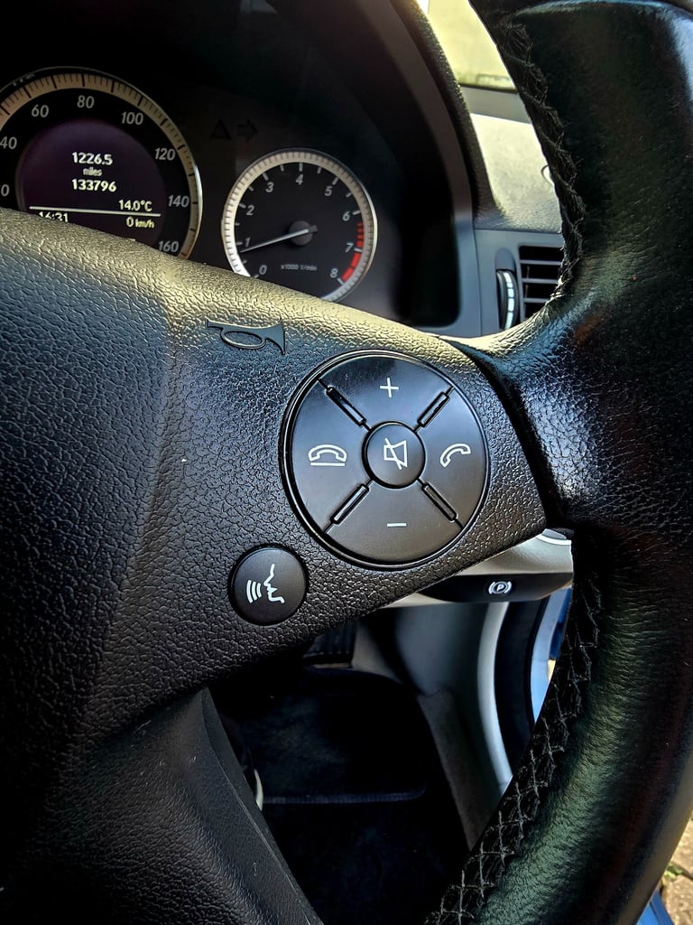 2010 Mercedes-Benz C Class C180 CGI BlueEFFICIENCY Executive LEATHER 90DAYS WARRANTY AUTO SALOON ...