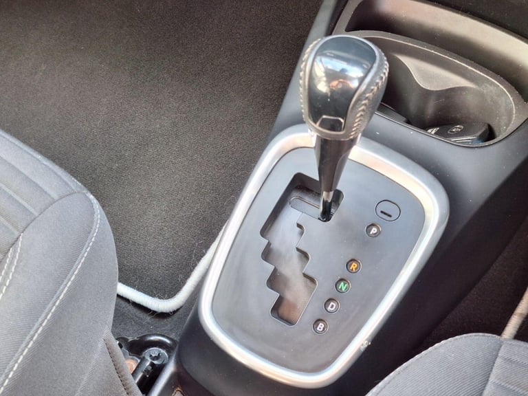 TOYOTA YARIS 1.5 VVT-h Icon Tech 2019