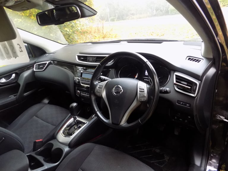2017 Nissan Qashqai 1.2 DiG-T Acenta [Smart Vision Pack] 5dr Xtronic HATCHBACK Petrol Automatic