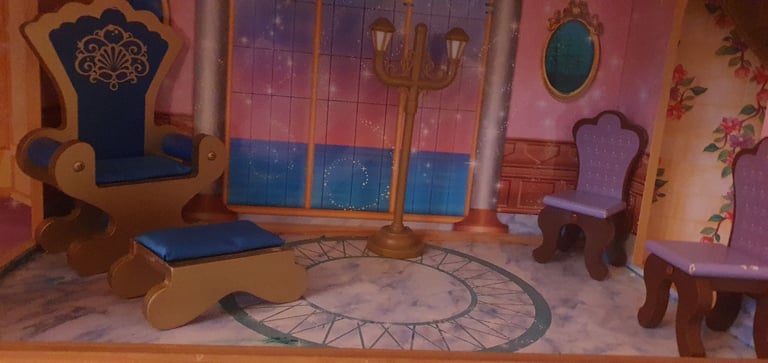 Disney dolls house