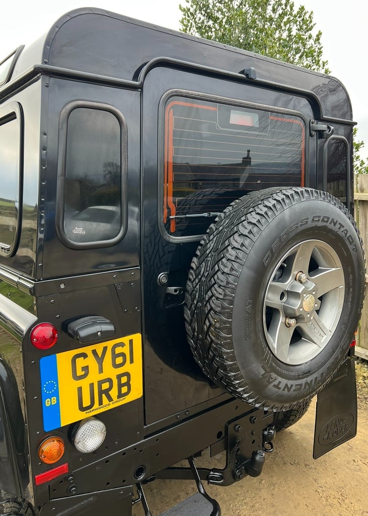 2011 - 61 Land Rover Defender 90 2.2 TDCi XS 4WD SWB Euro 5 WINDOW VAN Diesel