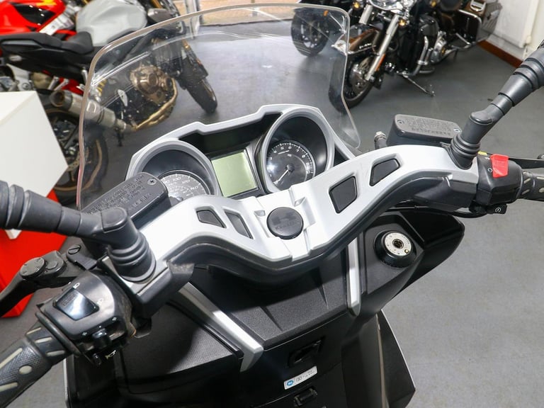 2015, '15 reg. Kawasaki J300 Special Edition ABS Scooter. 3,548 MILES. £2,995