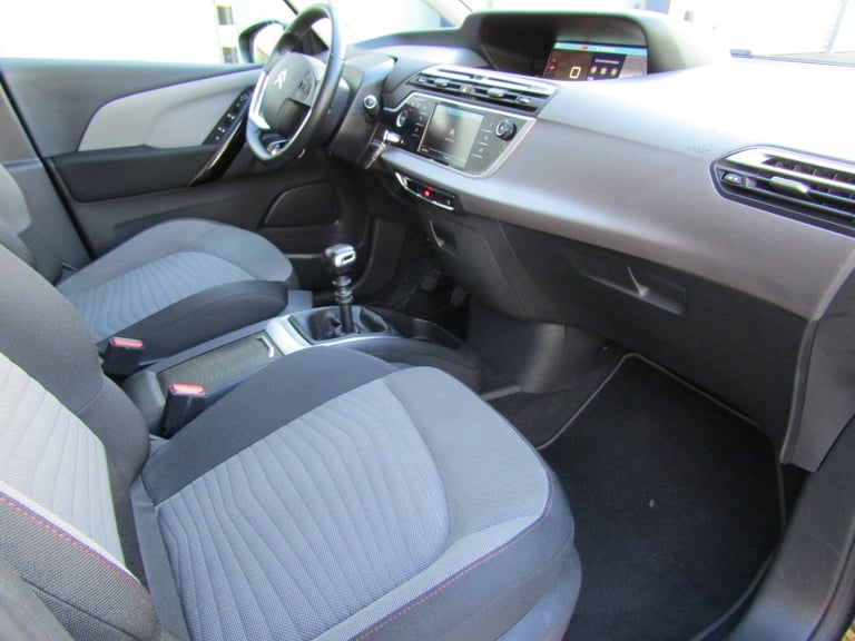 LEFT HAND DRIVE 2021 CITROEN GRAND C4 SPACETOURER  1.2 PURE TECH 7 SEATER 5DR 