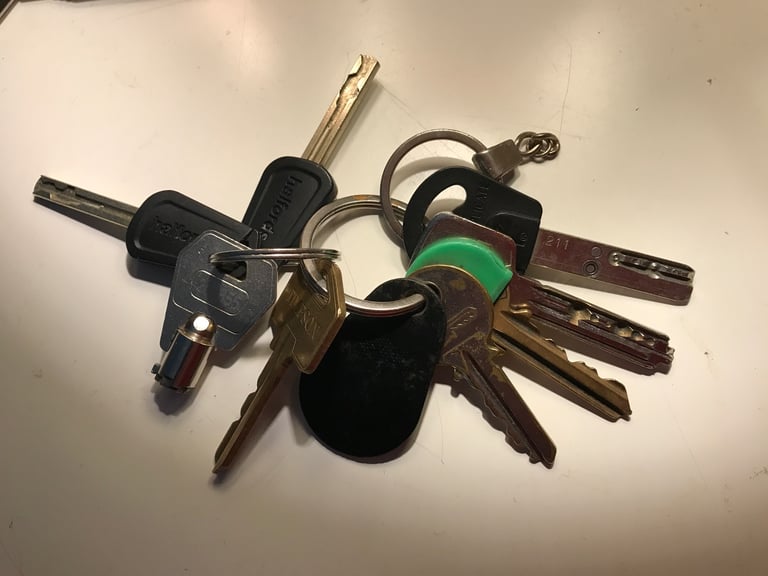 Bunch of keys.