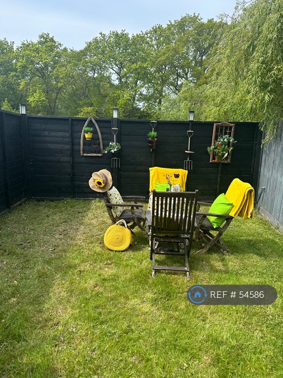 Studio flat in Pickwell Lane, Rh17 5Rh, RH17 (#54586)