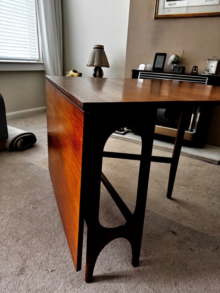 Mid-Century Folding Dining Table – Very Good Condition