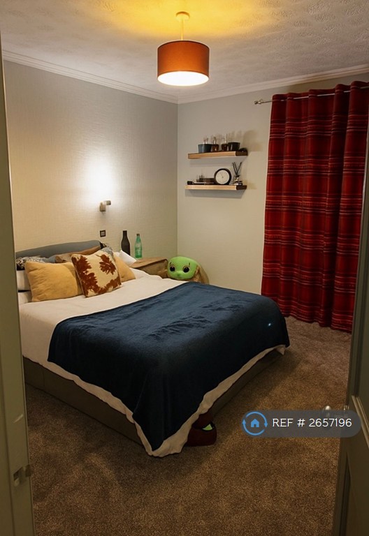 2 bedroom flat in Manchester Road, Bury, BL9 (2 bed) (#2657196)