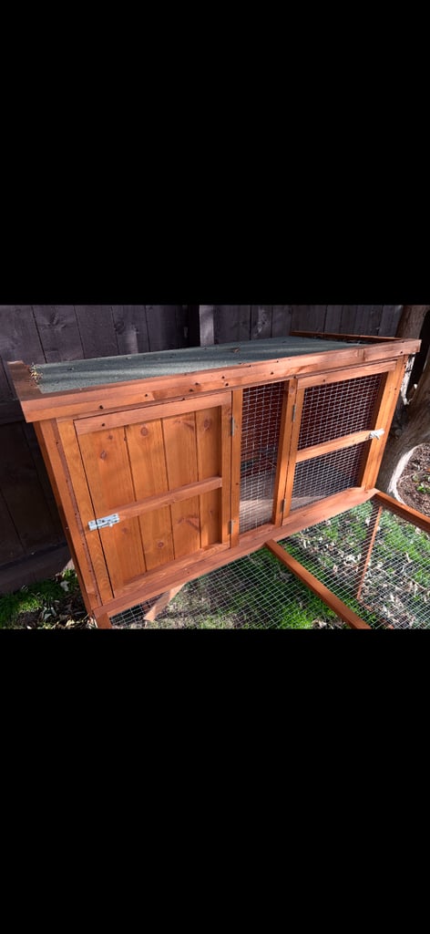 Brand new rabbit hutch with run and cover 