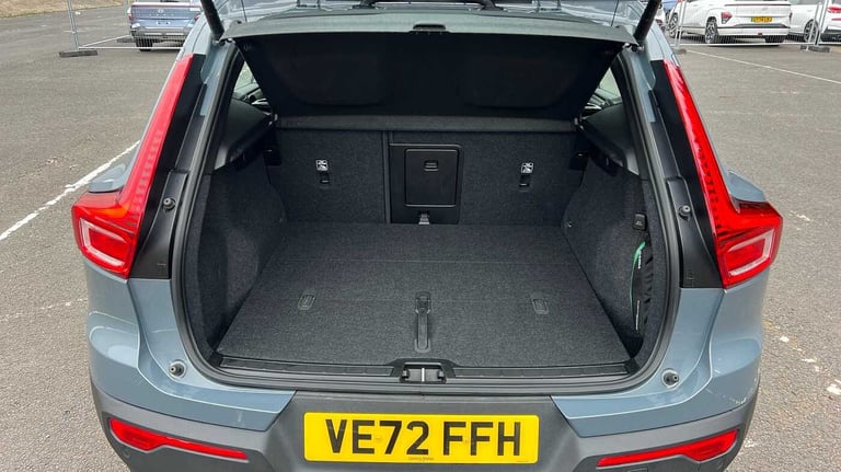 2022 Volvo XC40 2.0 B3P Plus Dark 5dr Auto SUV Petrol Automatic