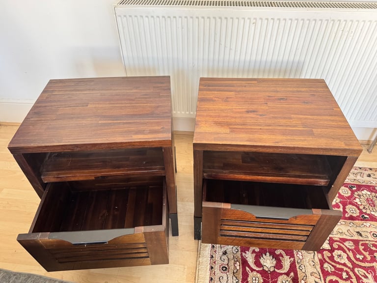 2 Solid Oak Bedside Tables