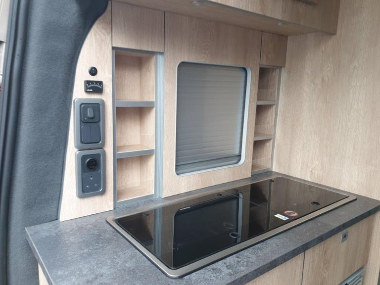 Wellhouse Maxus D7 LWB High Top