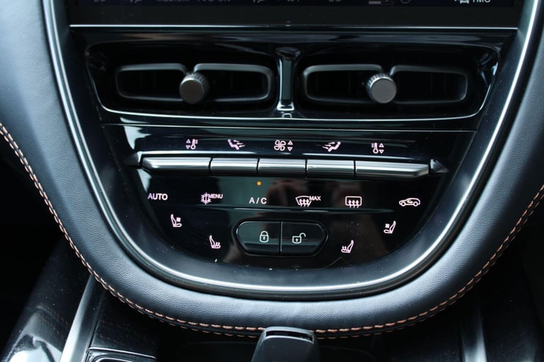 2021 Aston Martin DBX V8 550 5dr Touchtronic HATCHBACK PETROL Automatic
