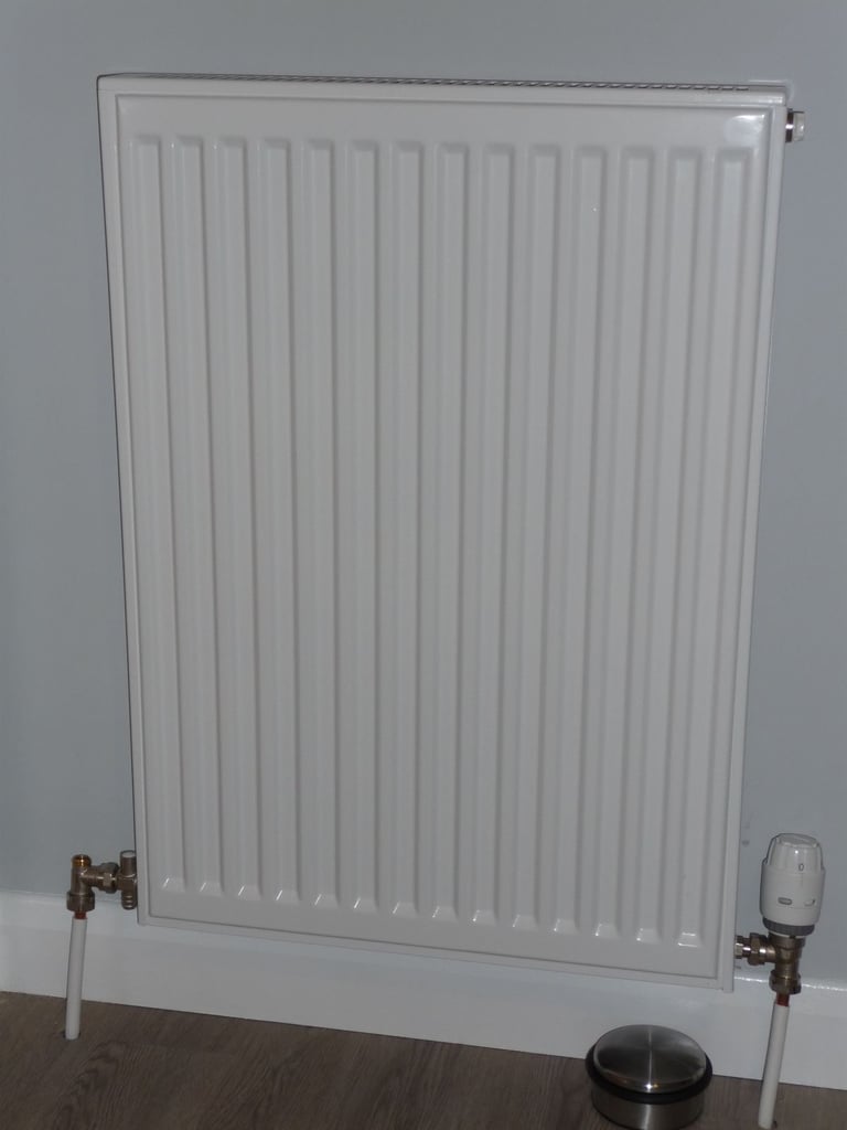 STELRAD SAVANNA i/ CLASSIC COMPACT K1 RADIATOR 700H x 500W (MINT CONDITION)