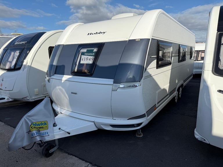 Hobby Excellent 650 UFMe Fixed Bed Side Dinette 