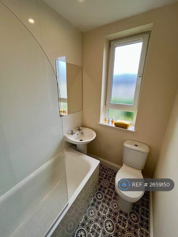 2 bedroom flat in Craigentinny Road, Edinburgh, EH7 (2 bed) (#2659150)
